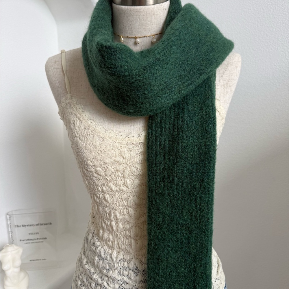 Boden Emerald Green Cable Knit Scarf